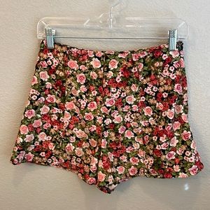 Monteau Floral Shorts with Bow detail on back